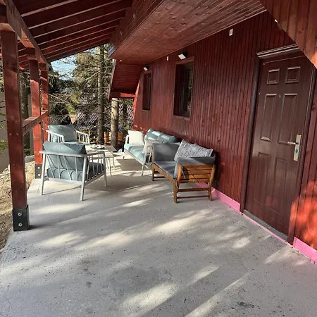 Mountain Mia * Sisava