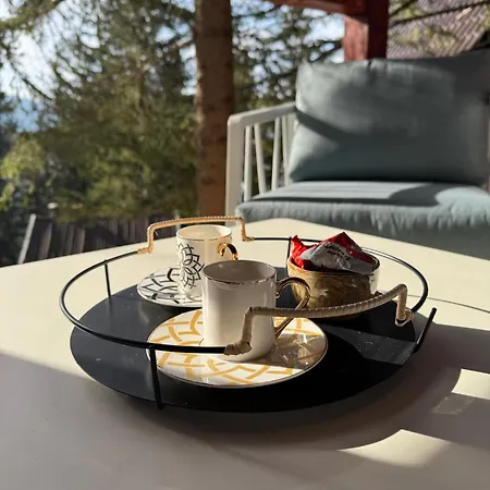 Mountain Mia * Sisava